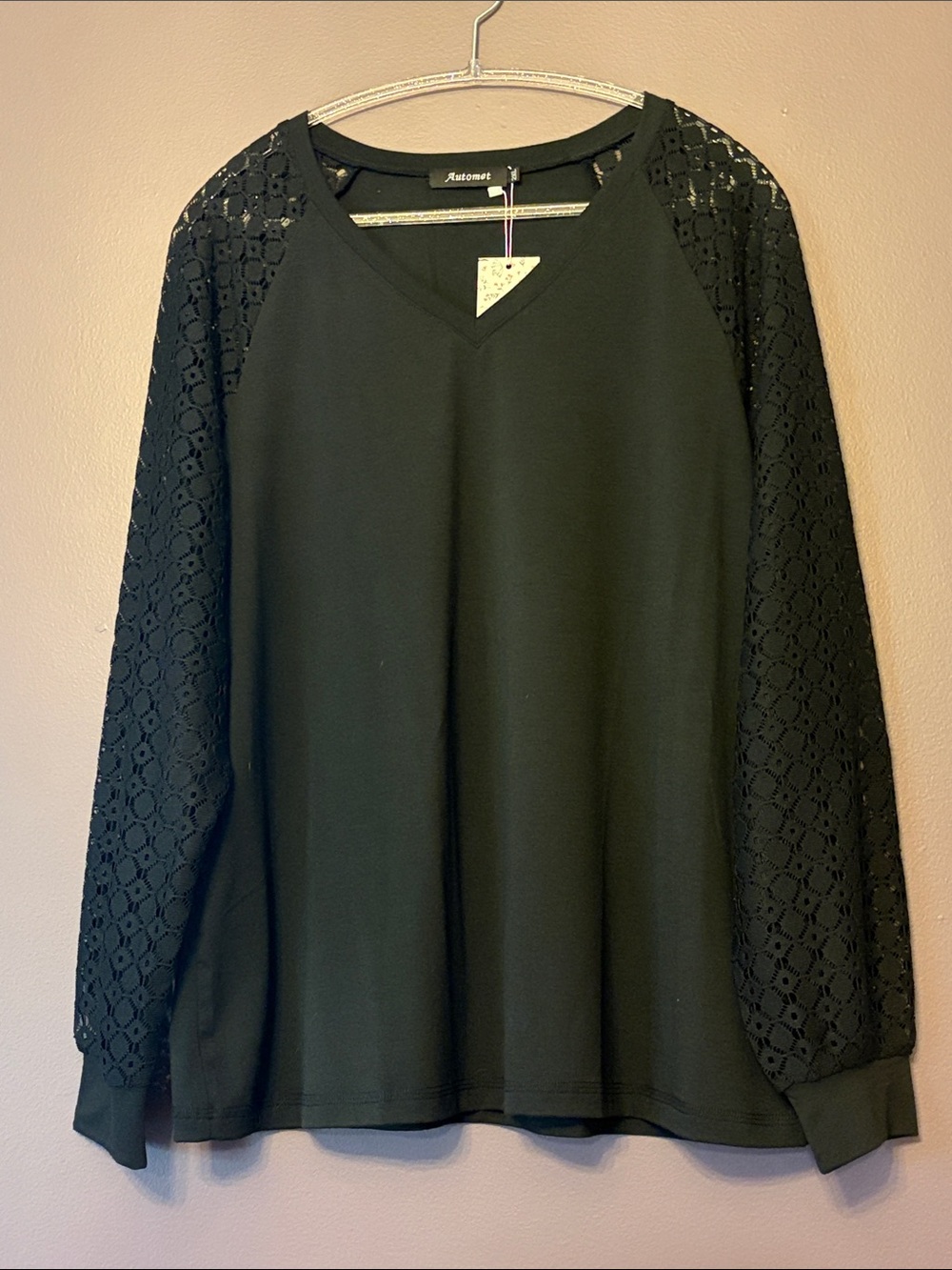 Women’s Black V Neck Top with Lace Long Sleeves 2XL NWT